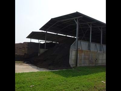 Kompost, bereit zum Abtransport und Einsatz in der Landwirtschaft